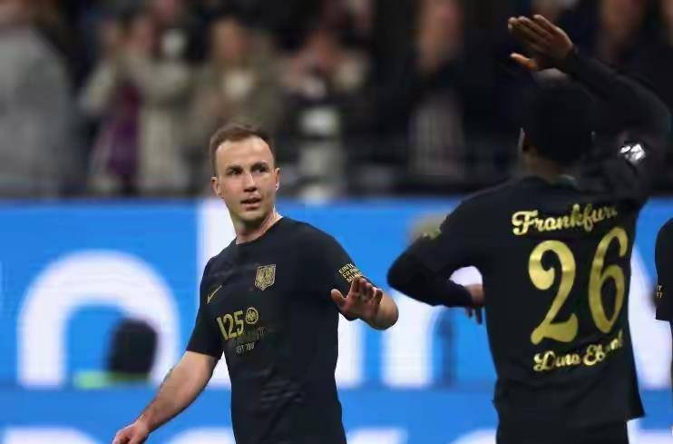 包含里程碑夜葡萄牙体育状态回暖,德国杯清晨刷纪录,话题不断,阵容厚度经受考验的词条 包含里程碑夜葡萄牙体育状态回暖,德国杯清晨刷纪录,话题不断,阵容厚度经受考验的词条