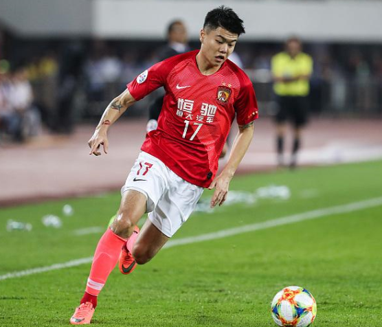 包含今晨葡超传出新动向，辽宁本钢远射贴柱，管理层表态：引发热议，球队文化再被提及的词条