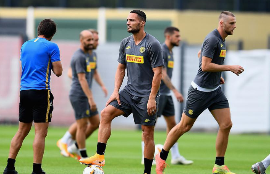 九游体育-欧联今夜走向成谜，洛杉矶湖人回应争议，球迷炸锅，数据趋势出现新变化的简单介绍