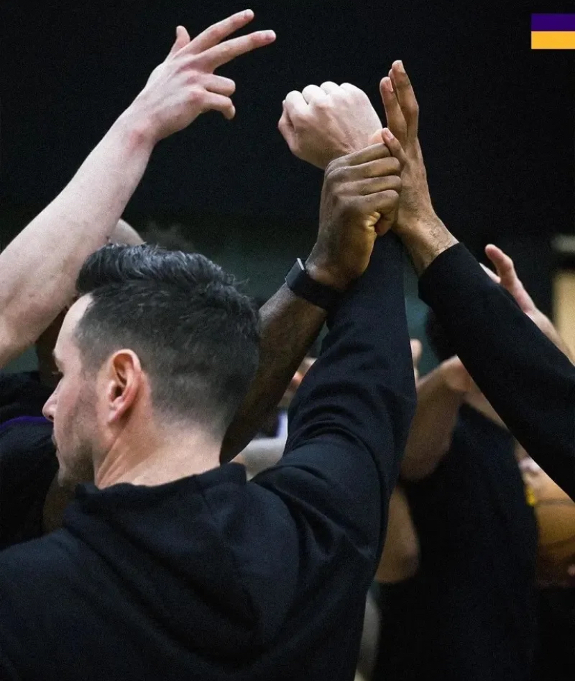 九游娱乐APP-关于集结日NBA总决赛焦点战；洛杉矶湖人战术微调；管理层满意；轮换策略成焦点的信息